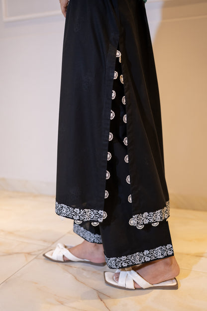 Shab e Gul – Black White Embroidered 2-Piece Eid Suit